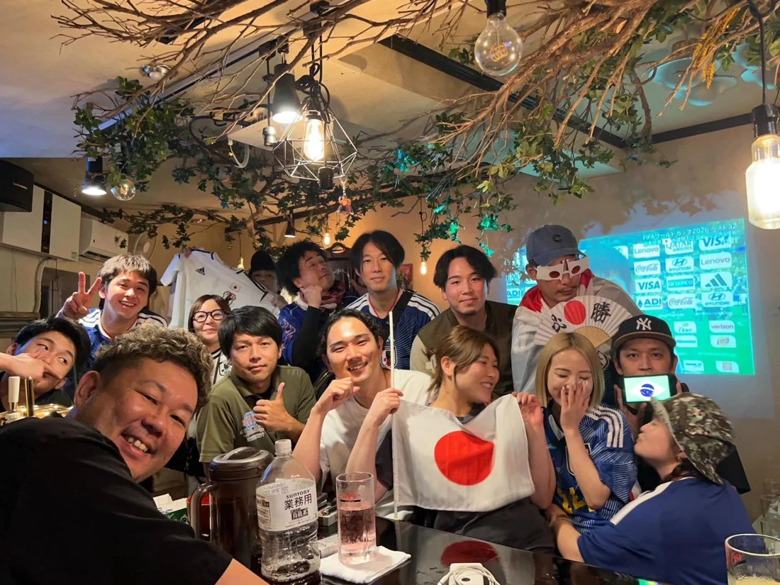 笑顔で集まった交流の仲間たち